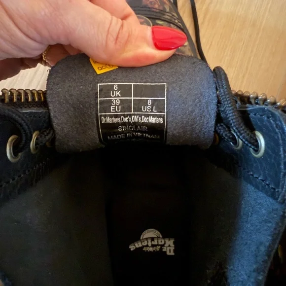 Dr. Martens Sinclair Decayed Roses Tumbled Napa Leather Lace Up Boot - Picture 6 of 6